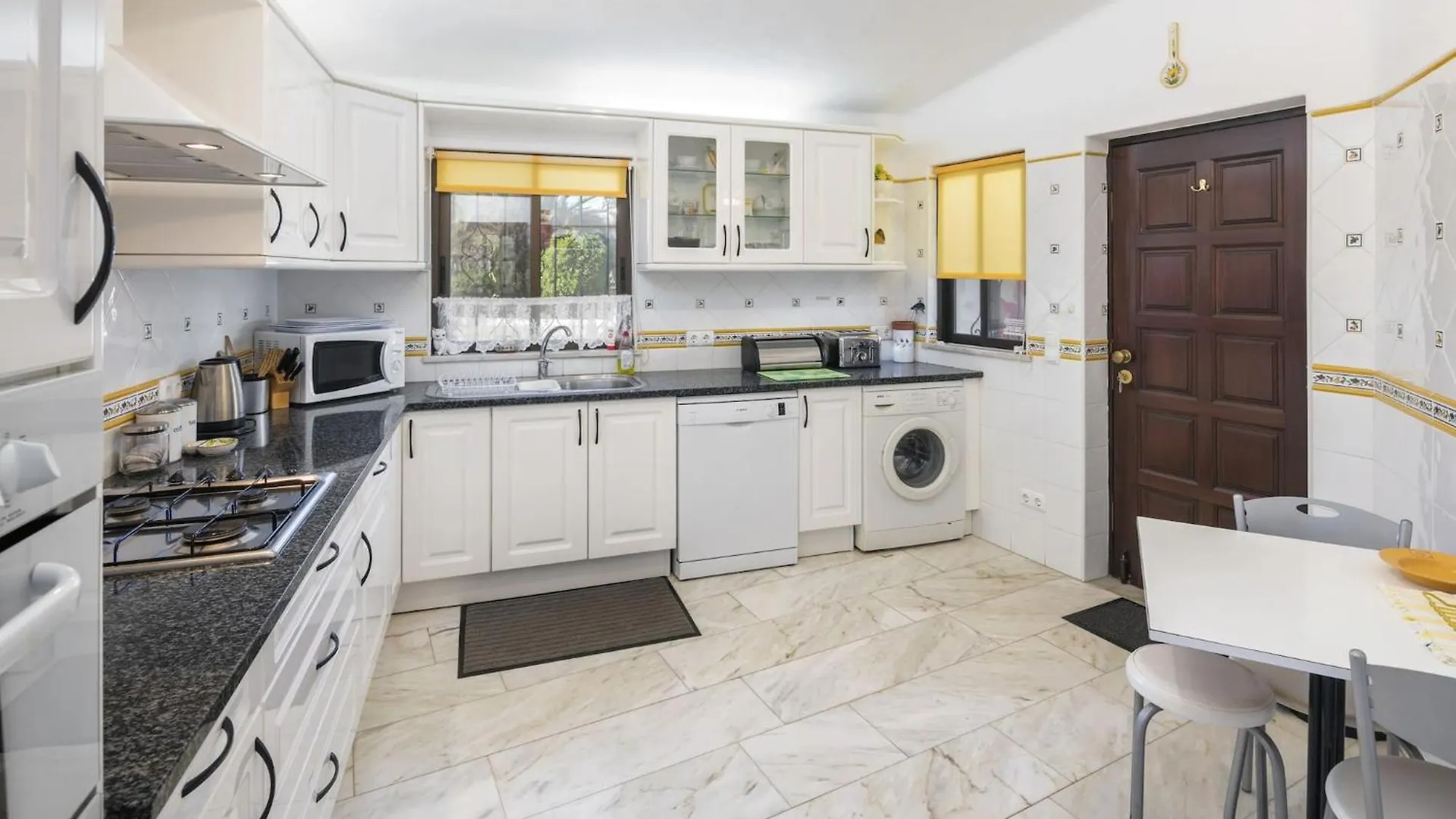 Villa Casa Ryder - Short Walk From Praia Da Marinha Lagoa